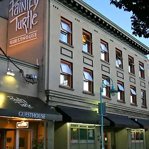  Hostel Painted Turtle Canada